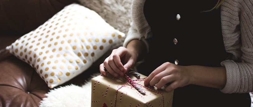 Cumul carte cadeau et boite de chocolat pour le Noël des salariés