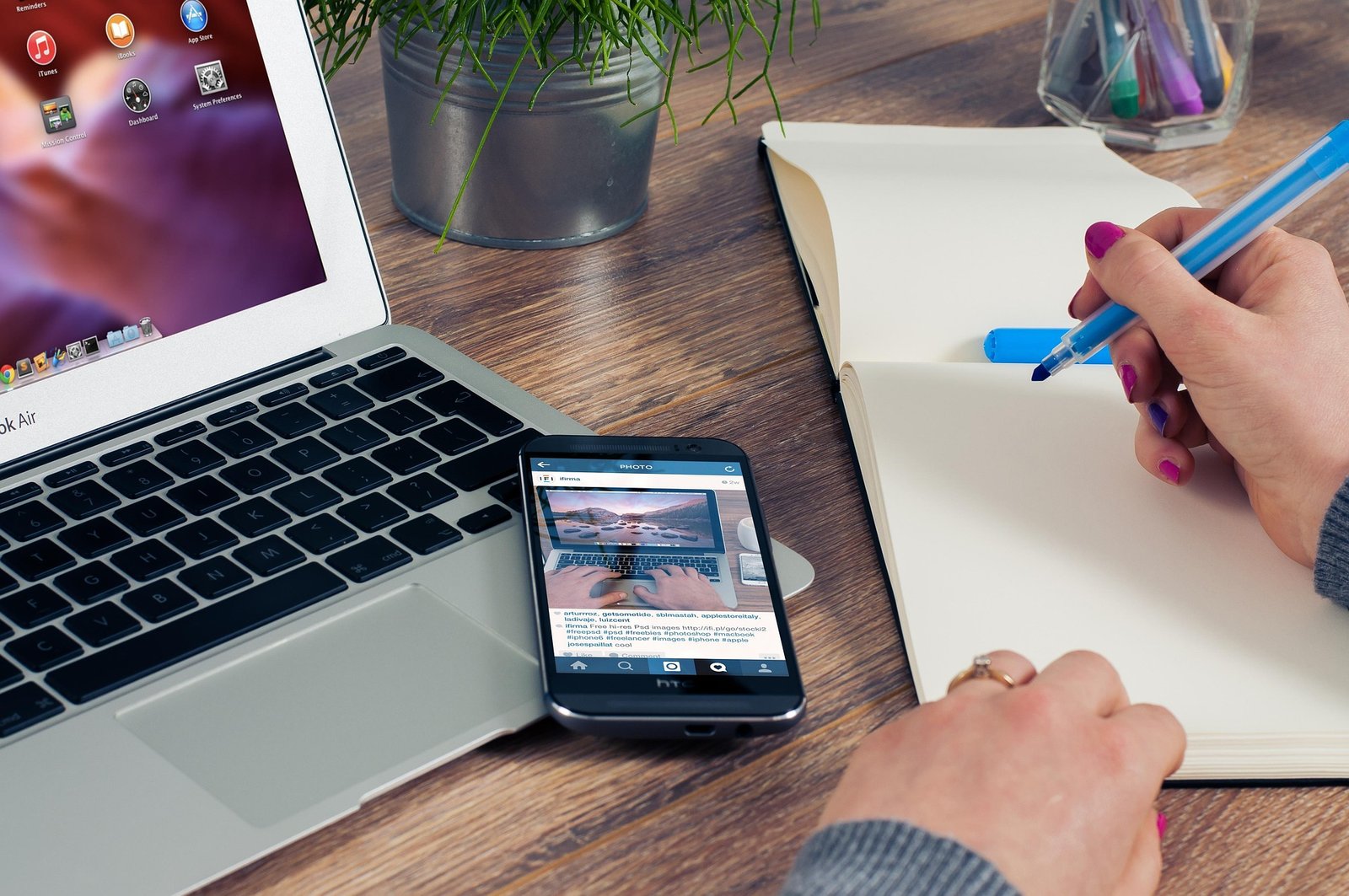 Comparatif formation secrétaire CSE : qui propose quoi ?