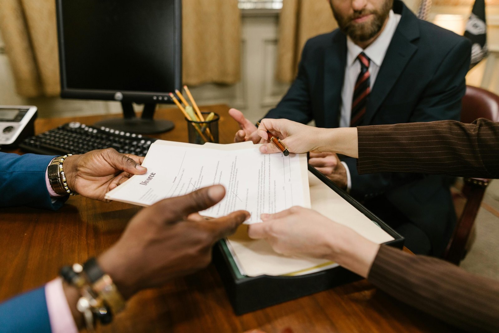 Cass. 1er avril 2026 : la lettre de licenciement signée par le RH d’une autre société du groupe est nulle
